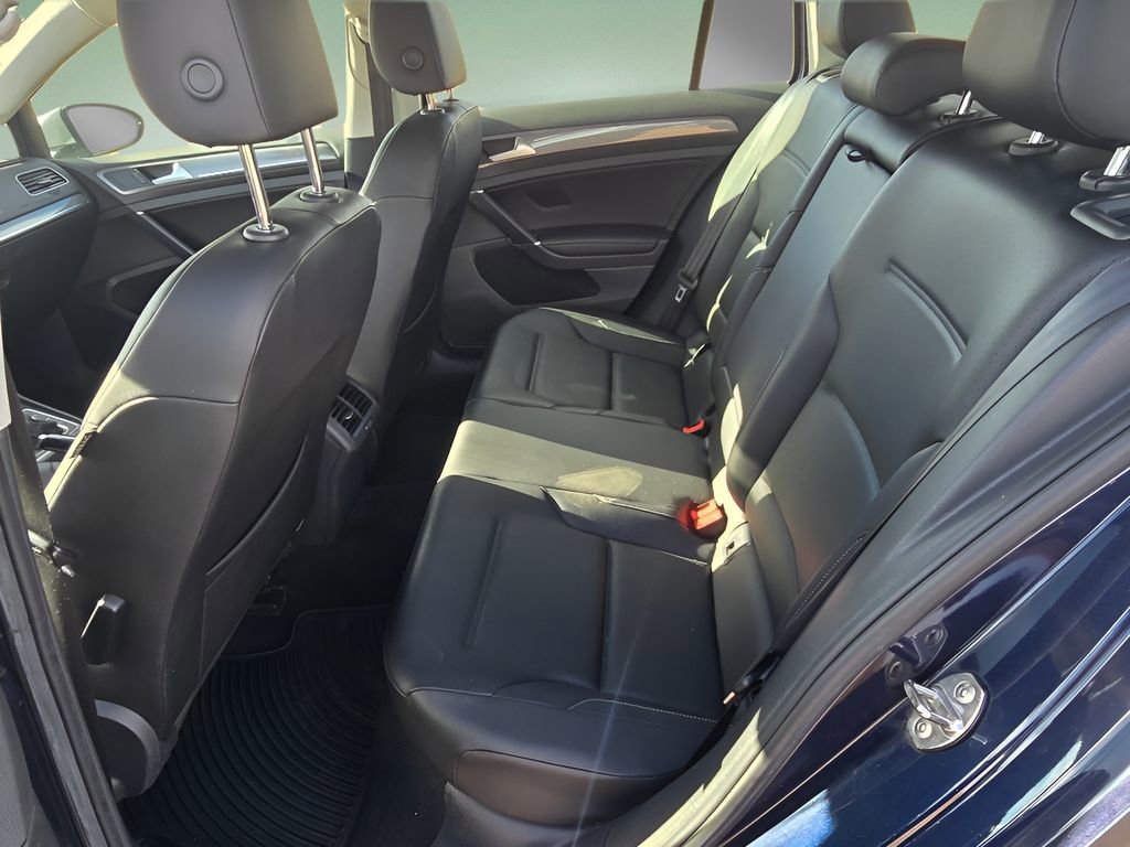 Used 2018 Volkswagen Golf Alltrack SE image 14