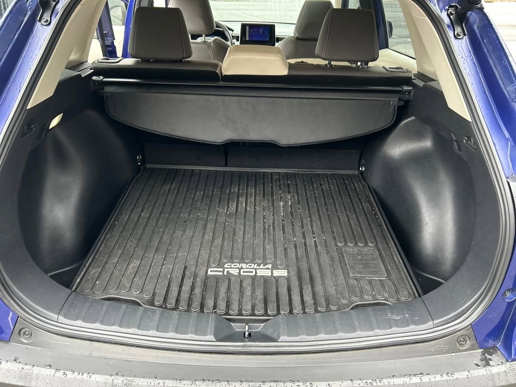 Used 2023 Toyota Corolla Cross XLE w/ Convenience Package image 26