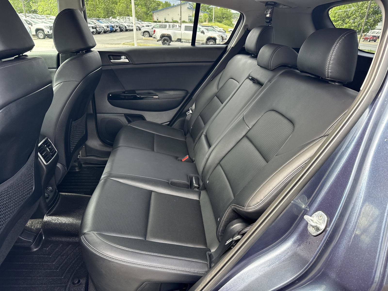 Used 2022 Kia Sportage EX image 12