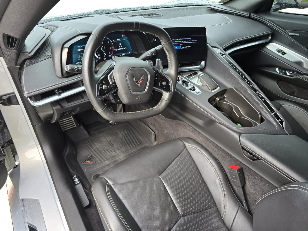 Used 2024 Chevrolet Corvette Stingray Coupe RWD image 17