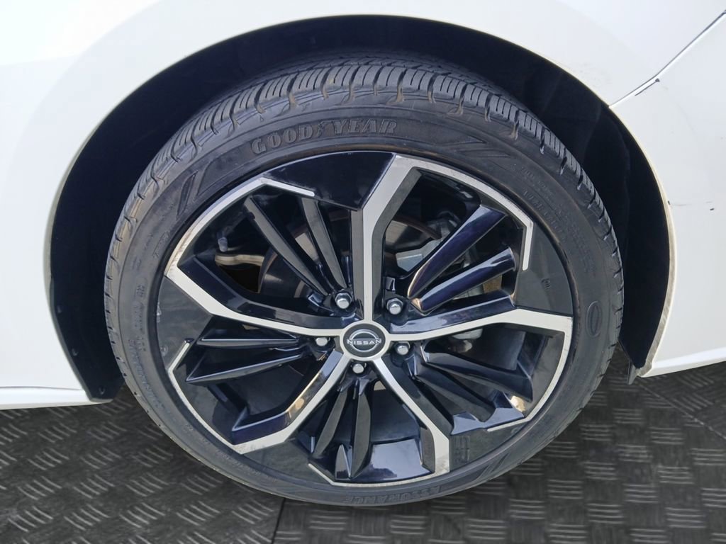 Used 2024 Nissan Altima 2.5 SR FWD image 23