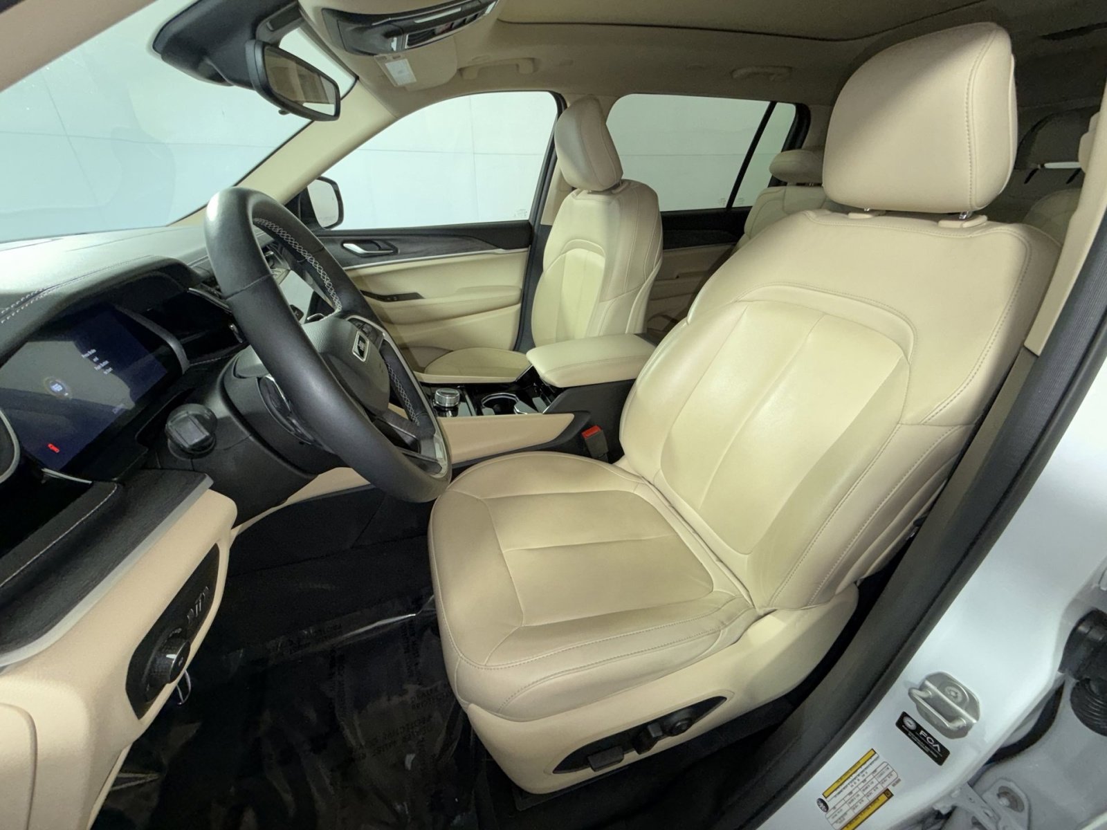 Used 2022 Jeep Grand Cherokee L Limited image 13