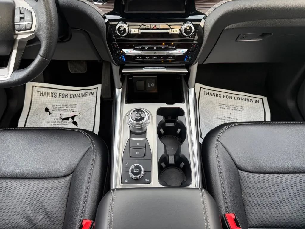 Used 2024 Ford Explorer Limited AWD/4WD image 25