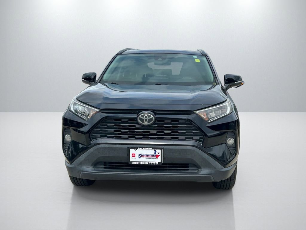 Used 2019 Toyota RAV4 XLE w/ Convenience Package image 2