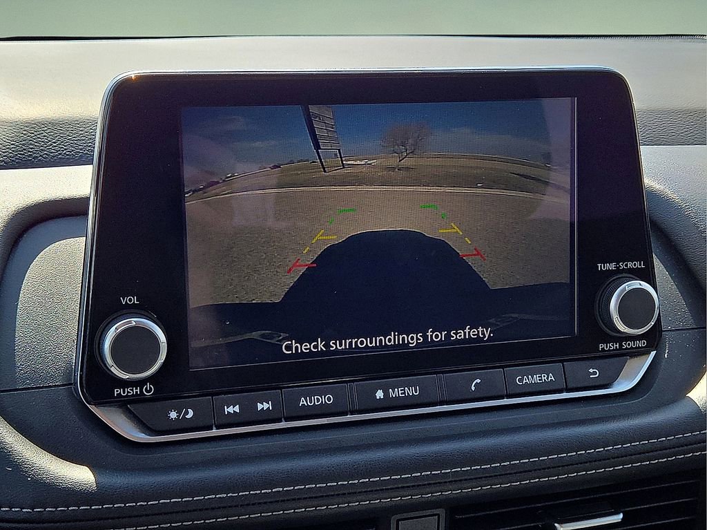 Used 2025 Nissan Rogue SV image 27