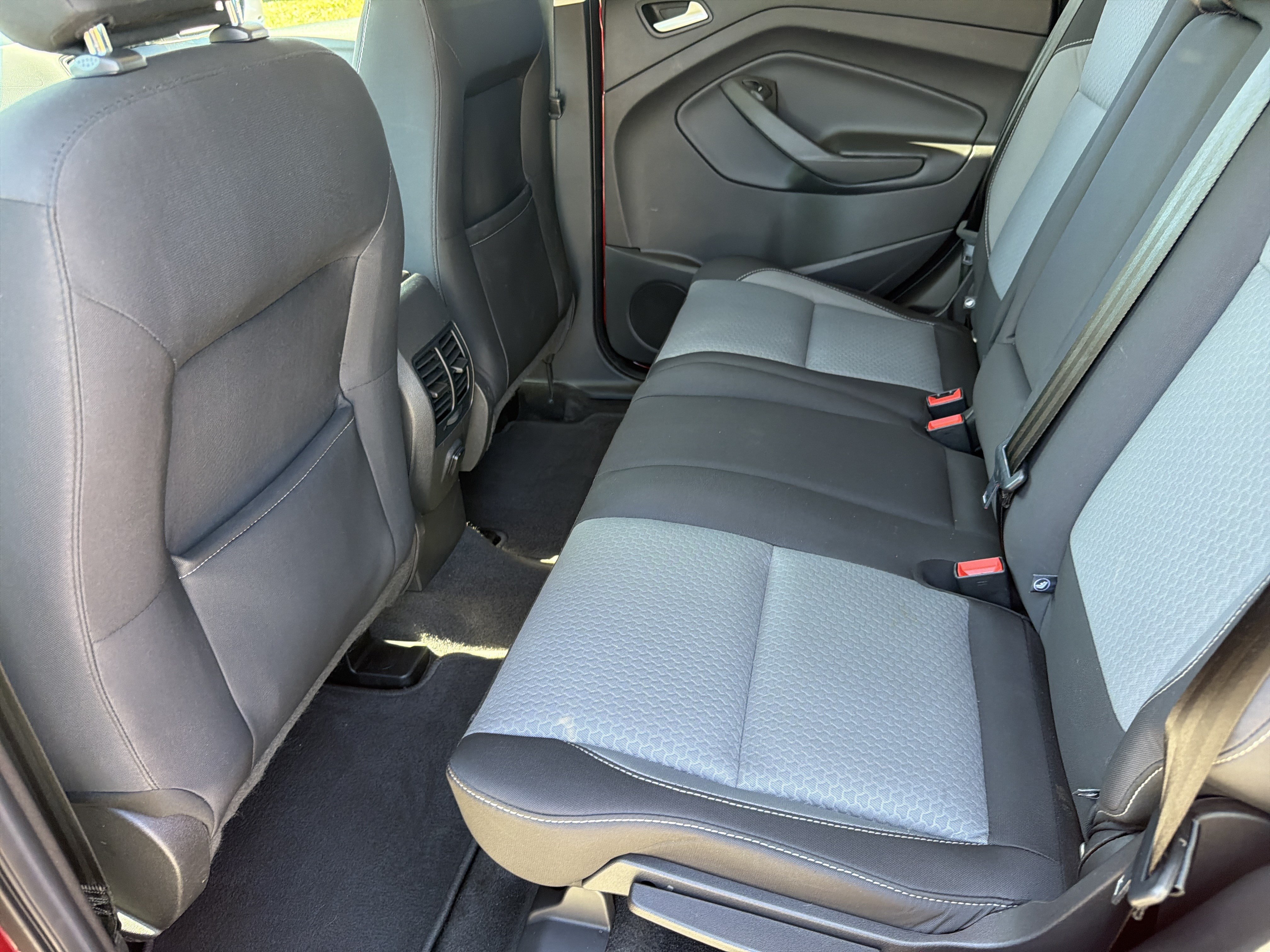 Used 2018 Ford Escape SE FWD image 31