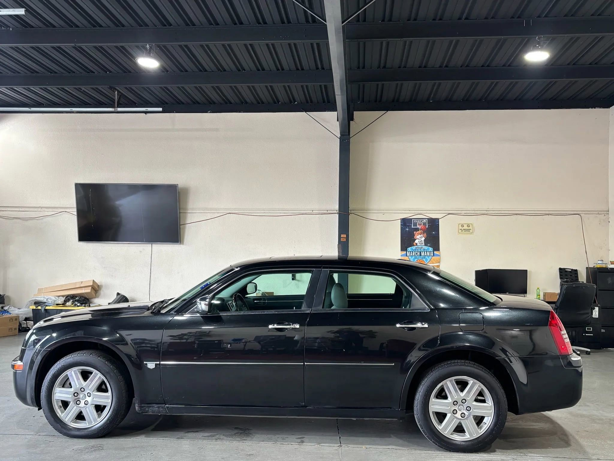Used 2006 Chrysler 300 C image 5