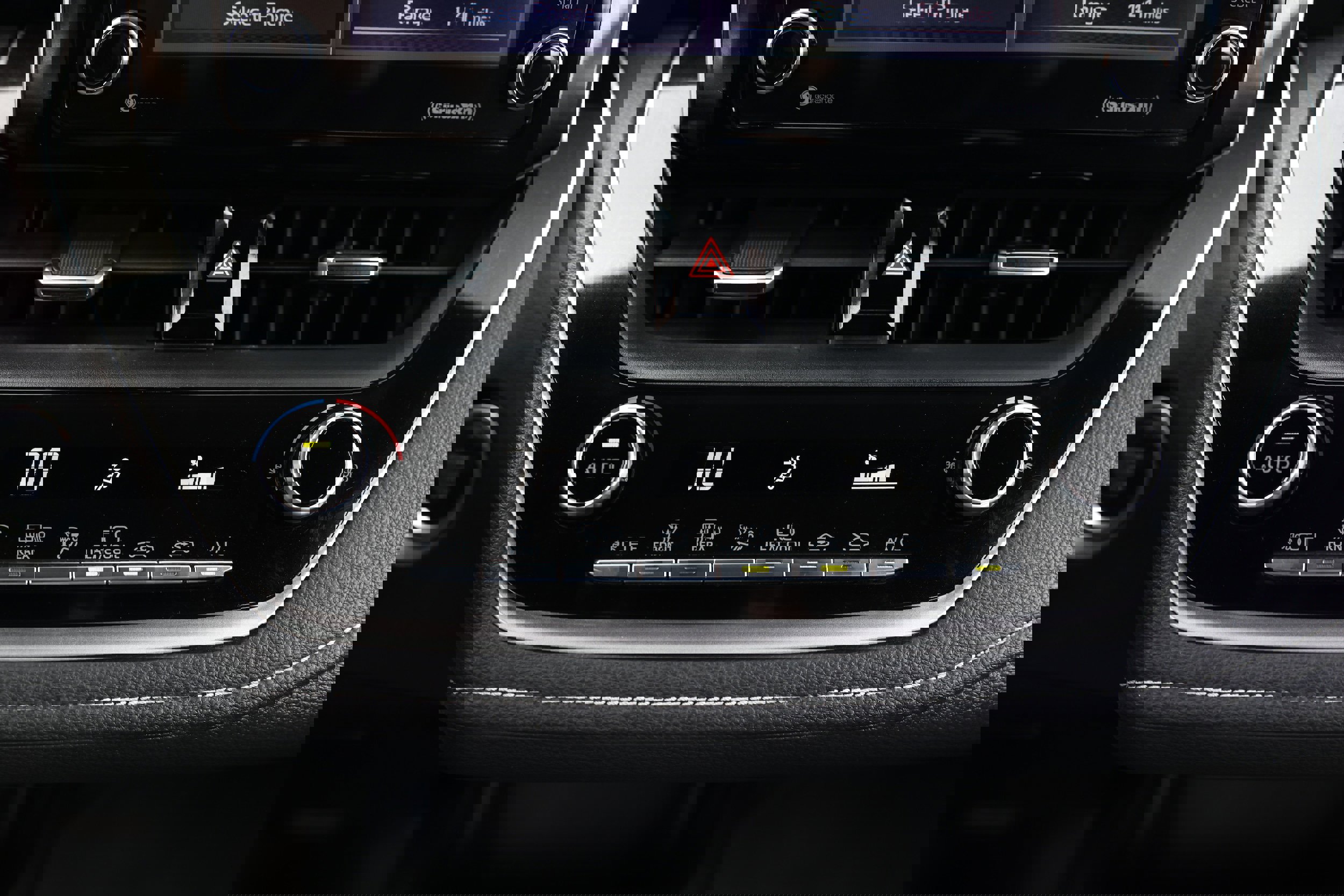 Used 2021 Toyota Corolla SE image 36