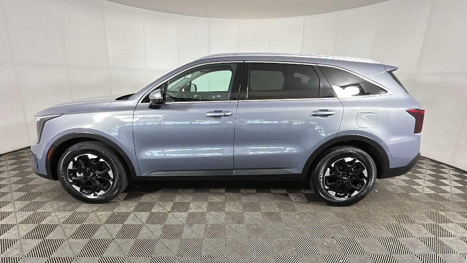 Used 2025 Kia Sorento S w/ Panoramic Sunroof Package FWD image 5