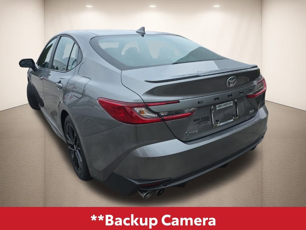 Used 2025 Toyota Camry SE image 4