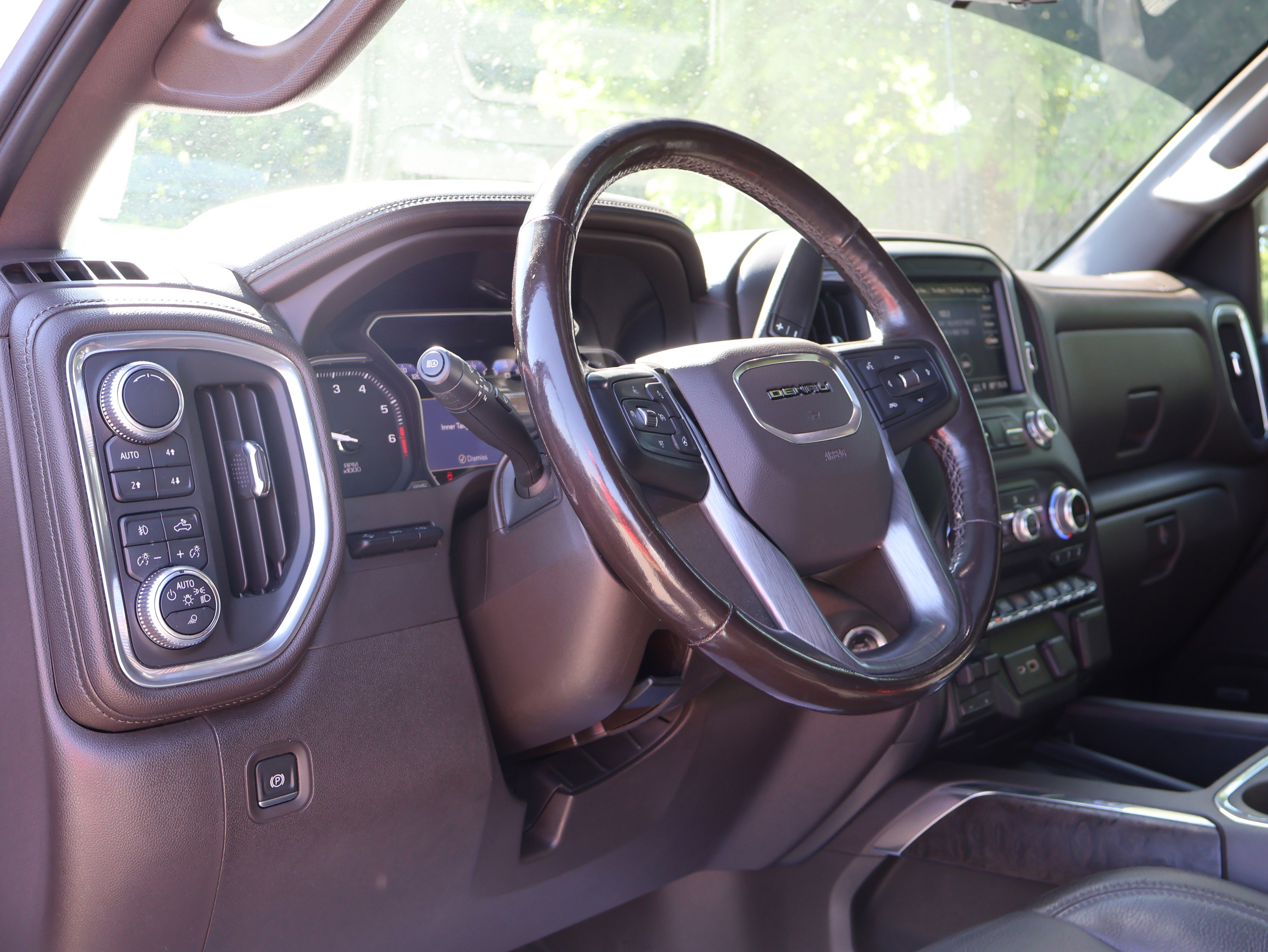 Used 2019 GMC Sierra 1500 Denali w/ Denali Ultimate Package AWD/4WD image 25