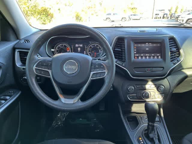 Used 2020 Jeep Cherokee Latitude FWD image 13