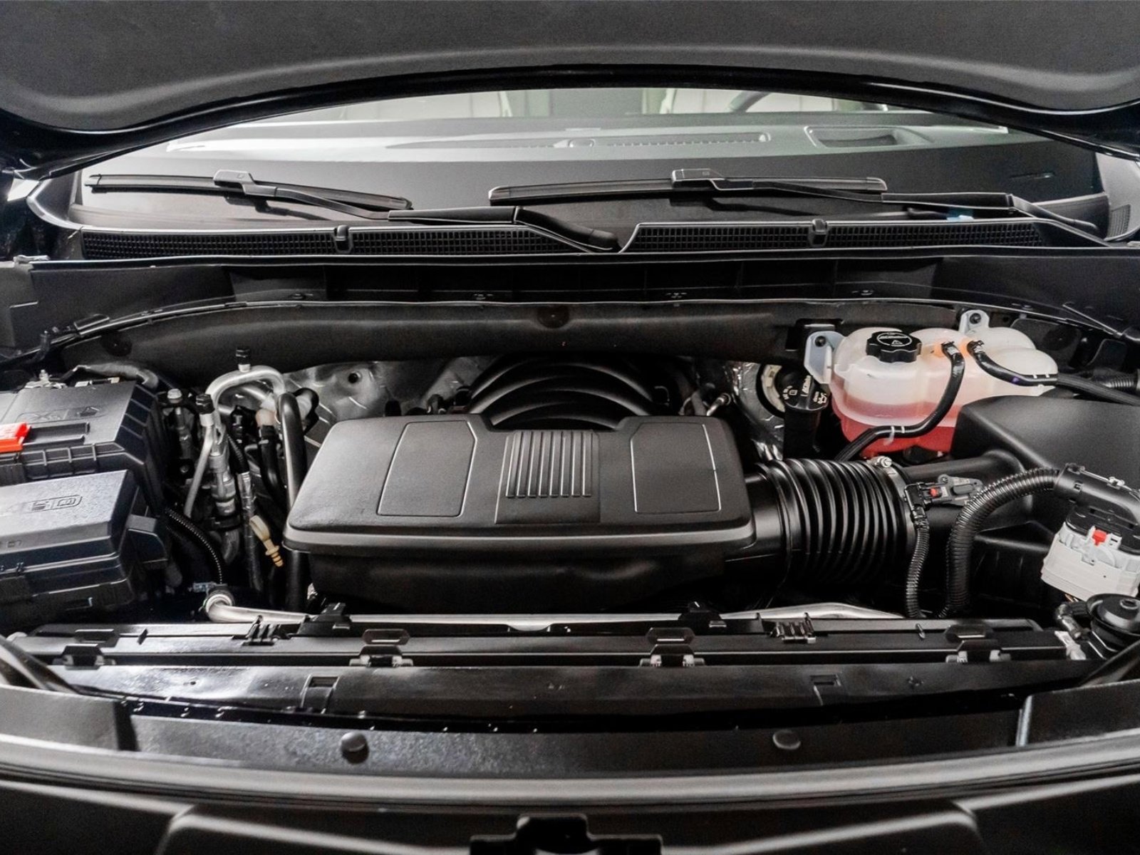 Used 2026 Cadillac Escalade Sport w/ LPO, Floor Liner Package image 22