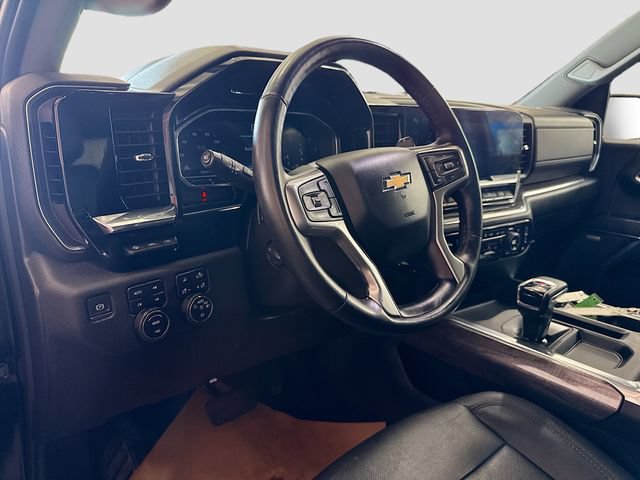 Used 2023 Chevrolet Silverado 1500 LTZ w/ Technology Package AWD/4WD image 10