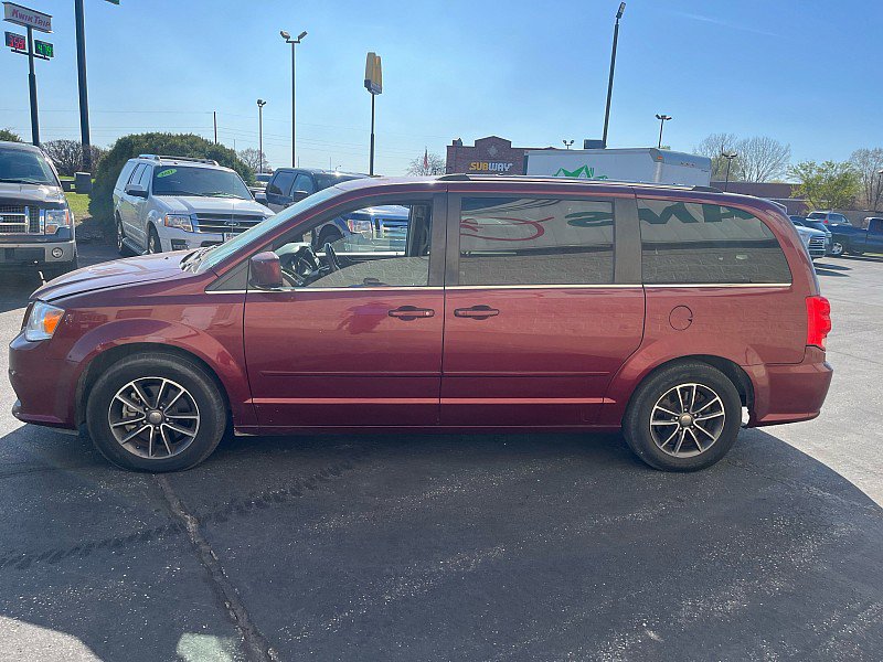 Used 2017 Dodge Grand Caravan SXT FWD image 5
