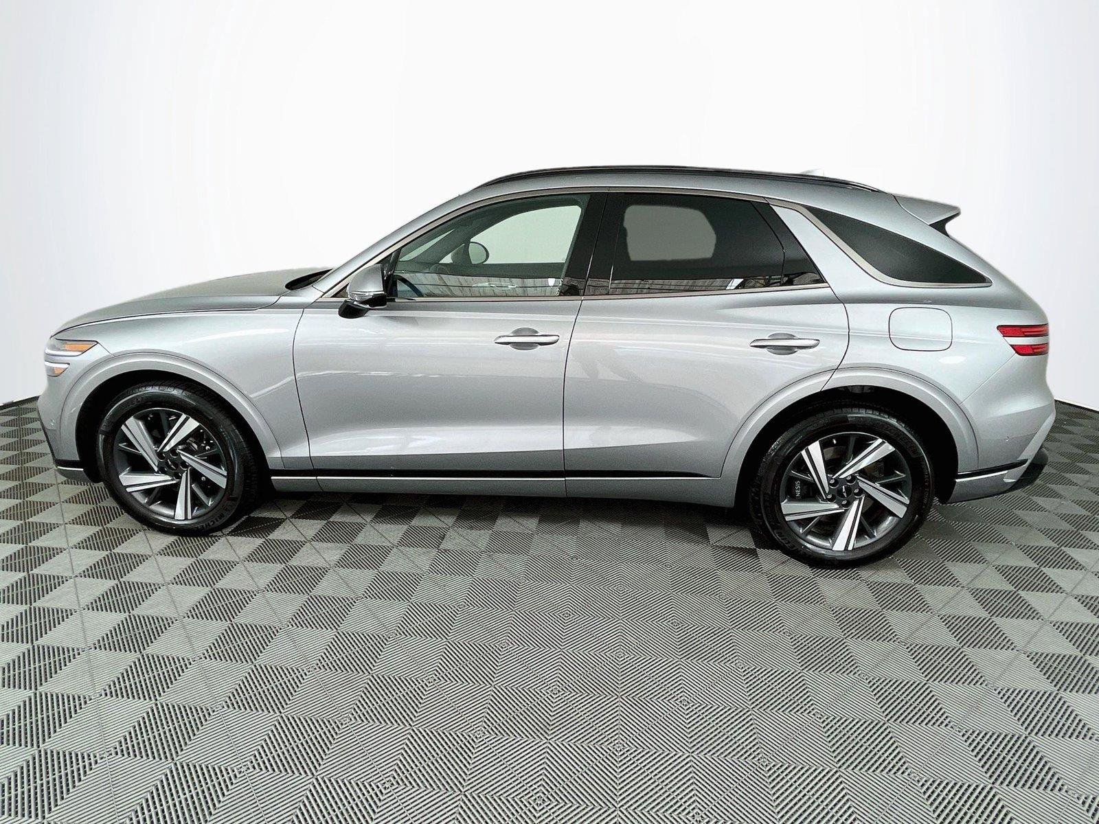 Used 2026 Genesis GV70 3.5T Sport Advanced AWD/4WD image 4