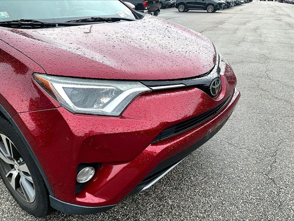 Used 2018 Toyota RAV4 XLE AWD/4WD image 8