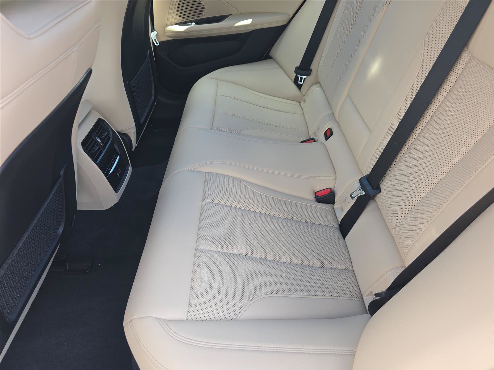 Certified 2024 BMW i4 eDrive40 w/ Premium Package RWD image 14