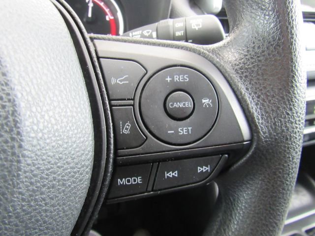 Used 2025 Toyota RAV4 XLE image 37