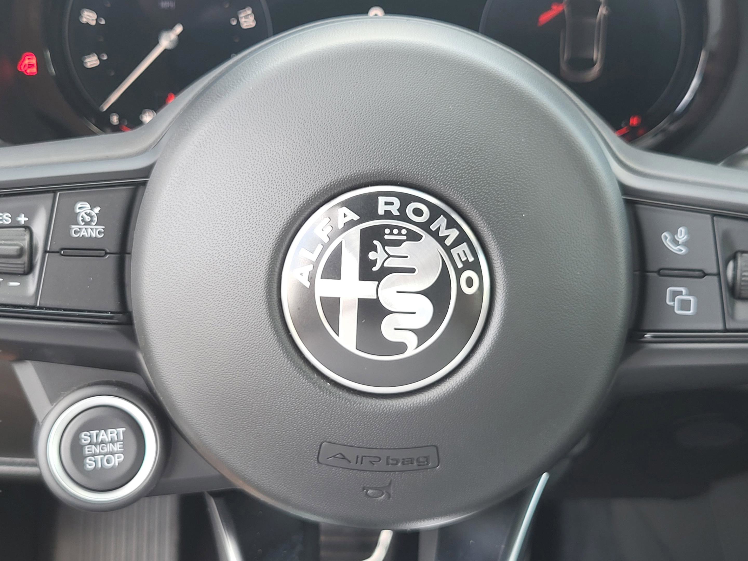 New 2025 Alfa Romeo Giulia w/ Driving Assist Package image 62