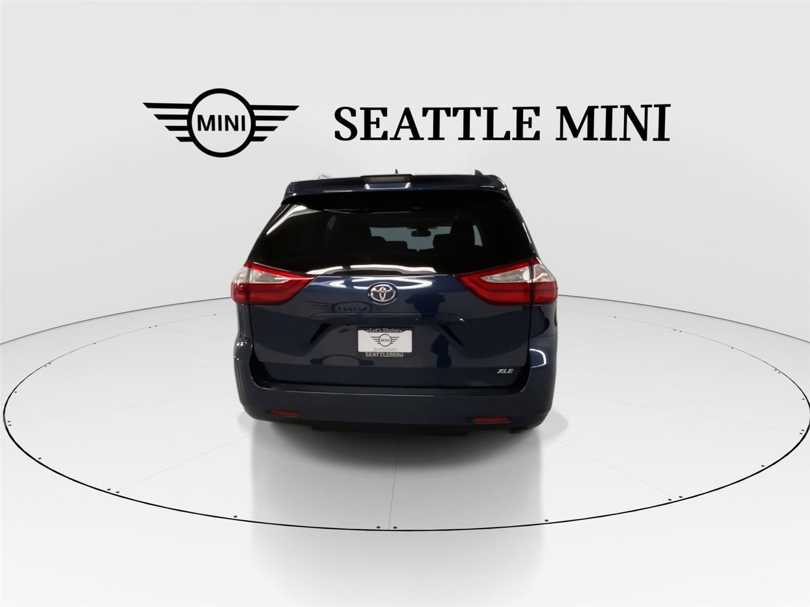 Used 2018 Toyota Sienna XLE image 10