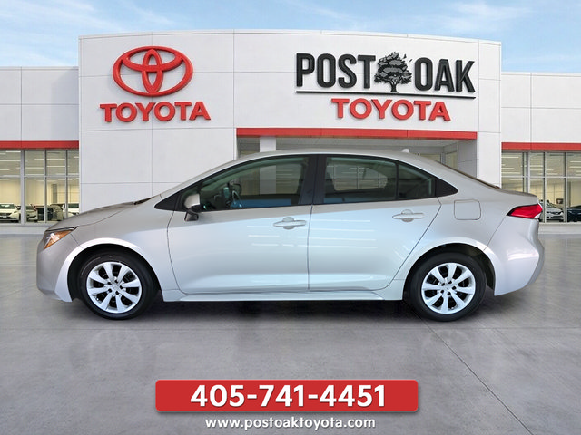 Used 2024 Toyota Corolla LE FWD image 2