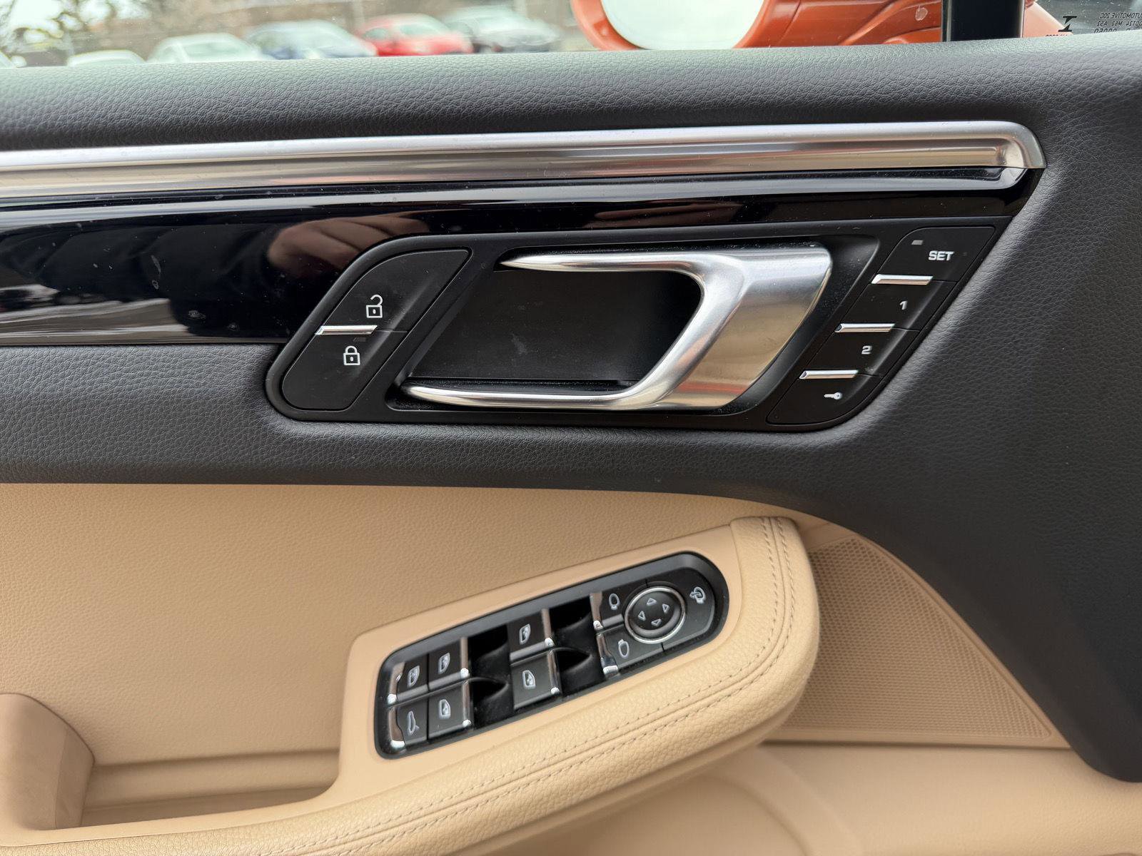 Used 2022 Porsche Macan S AWD/4WD image 10
