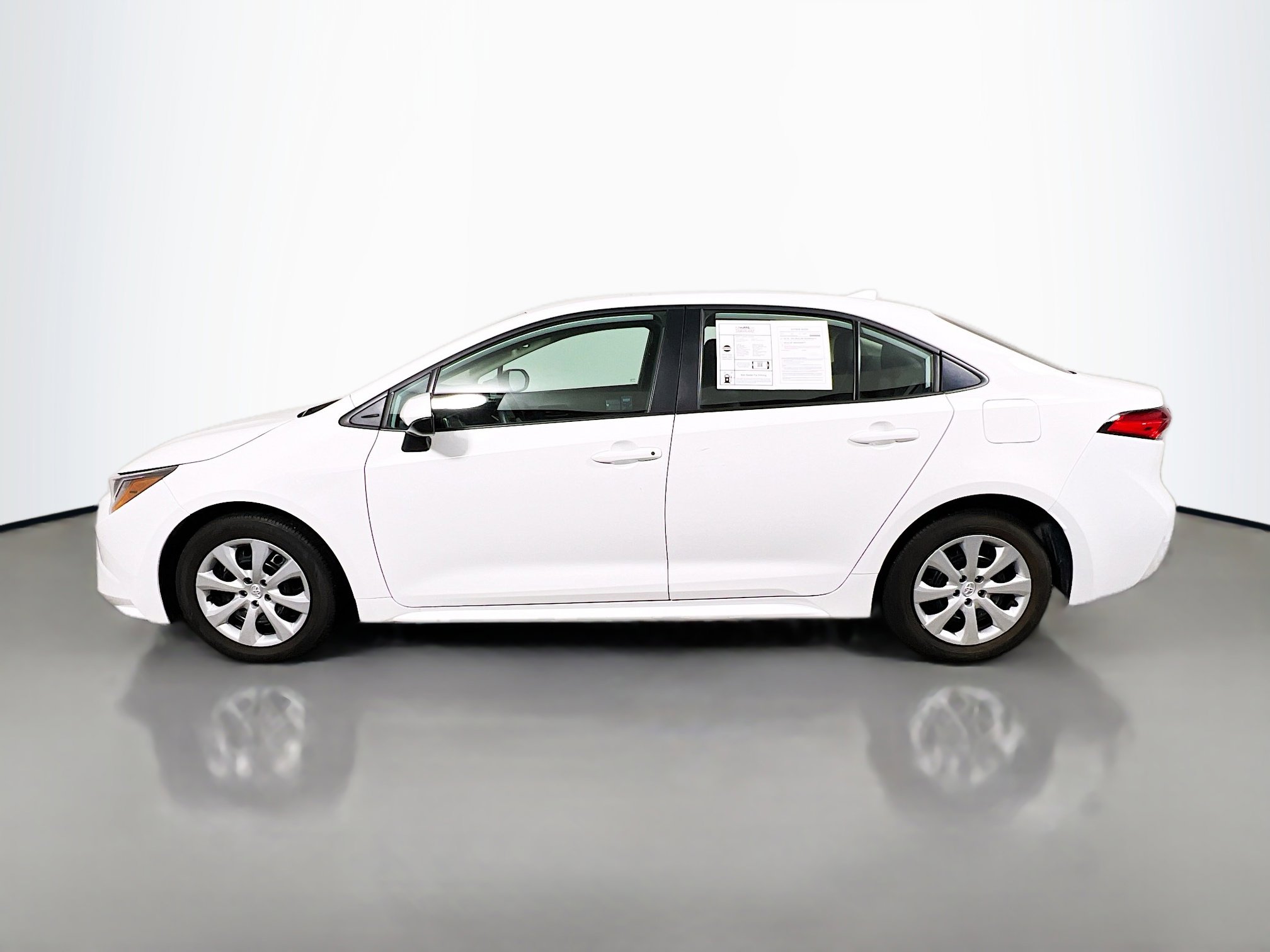 Used 2024 Toyota Corolla LE image 9