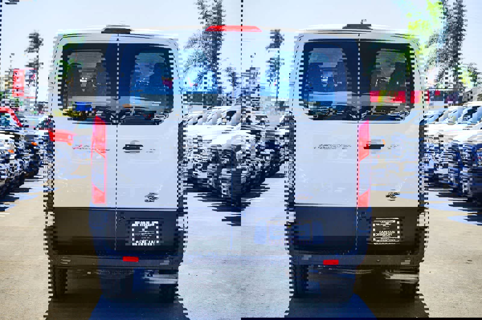 Used 2023 Ford Transit 350 XLT image 5