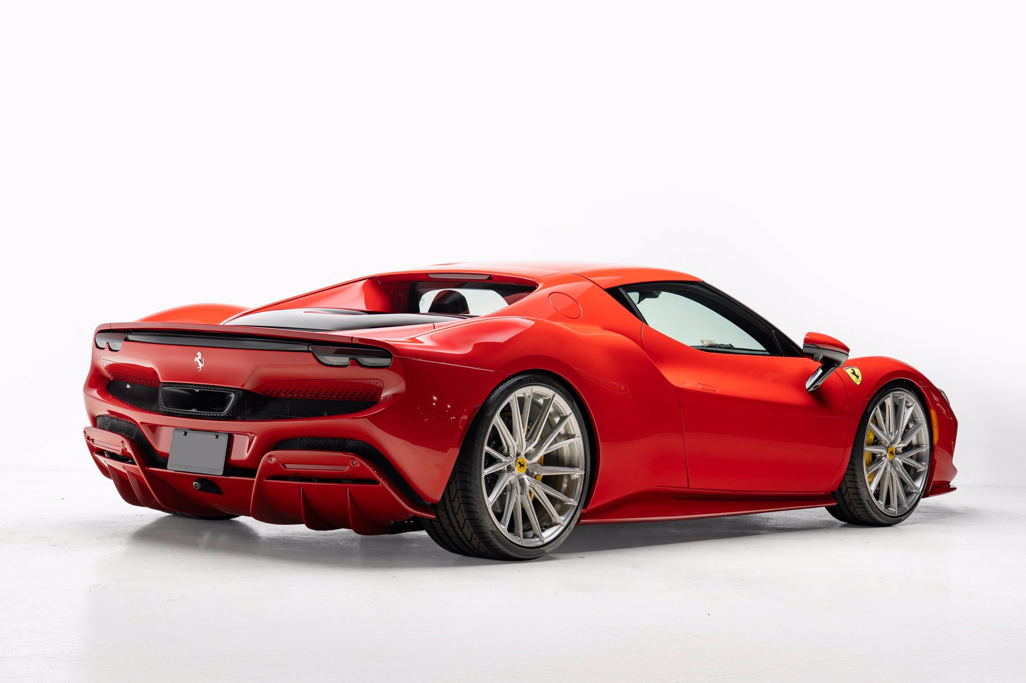 Used 2023 Ferrari 296 GTB RWD image 6