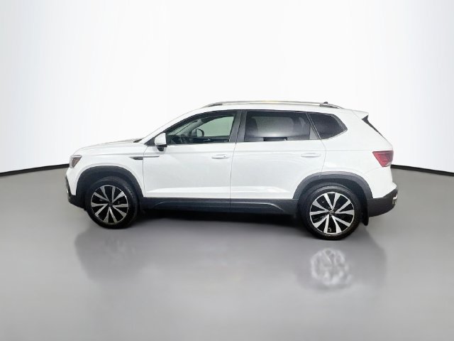 Used 2023 Volkswagen Taos SE FWD image 6