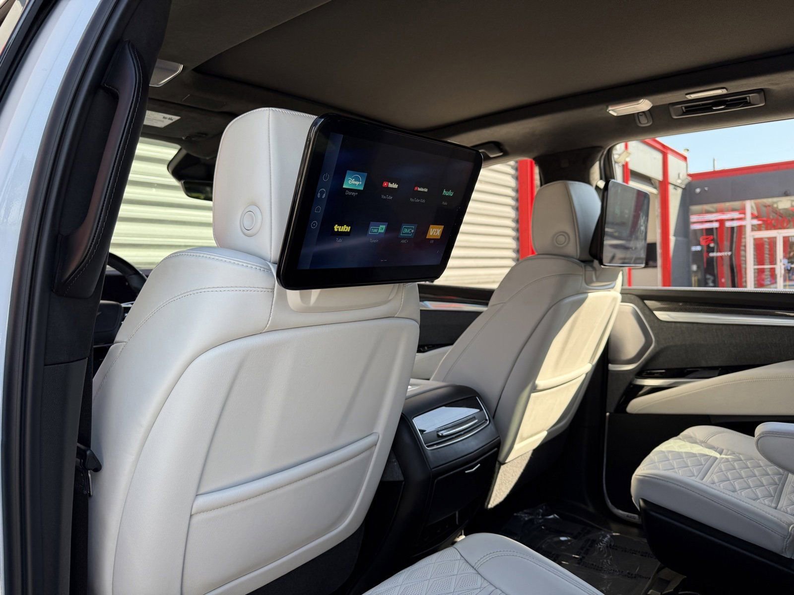 Used 2026 Cadillac Escalade V w/ LPO, ONYX Package image 15