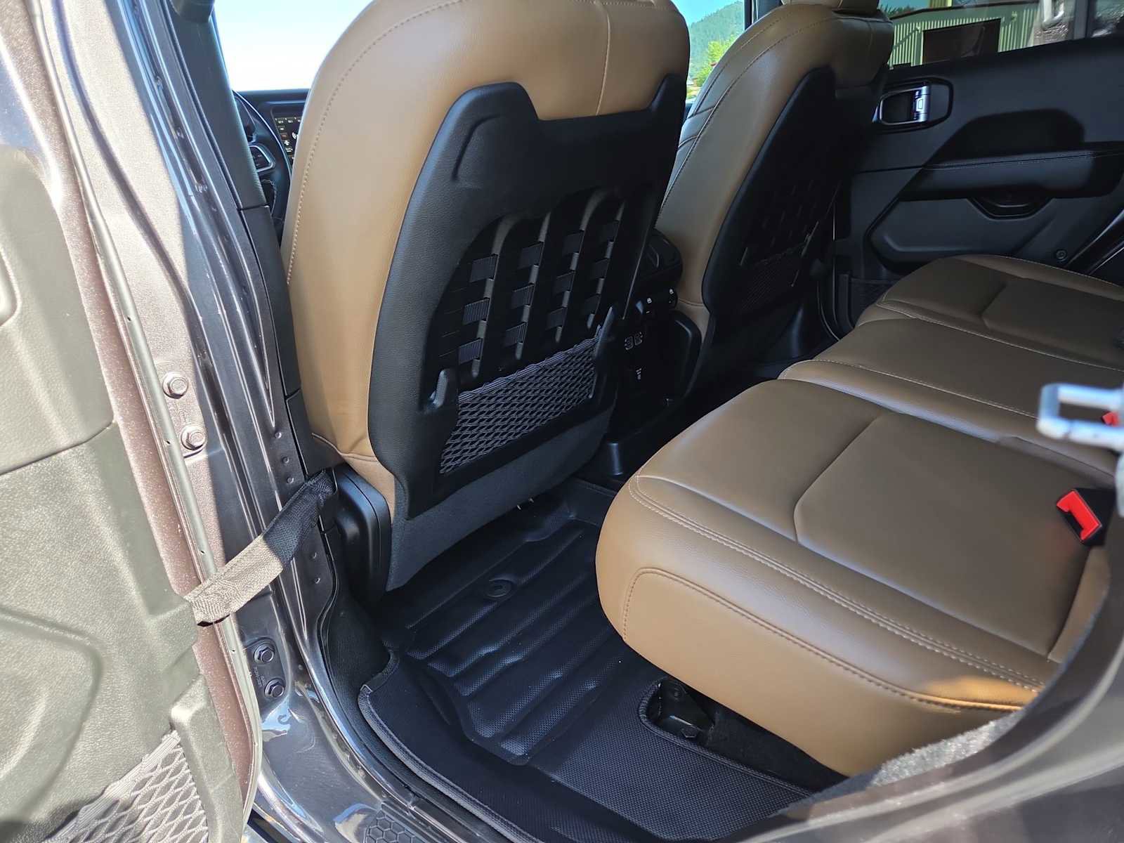 Used 2021 Jeep Wrangler Unlimited Rubicon w/ Uconnect 4C Nav & Sound Group AWD/4WD image 20
