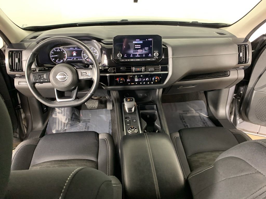 Used 2023 Nissan Pathfinder SV image 37