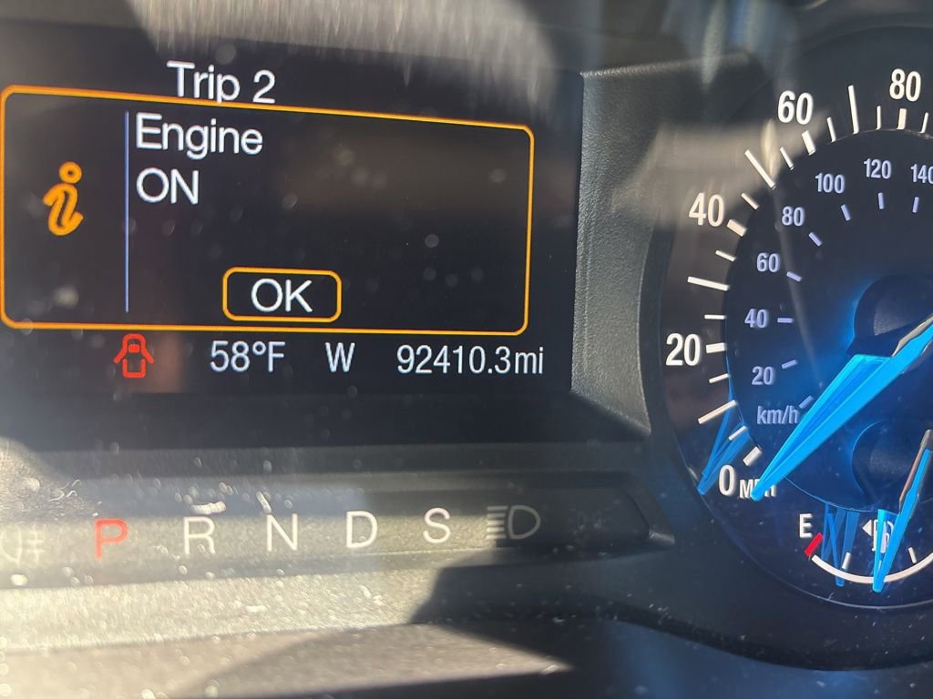 Used 2016 Ford Edge SE image 2