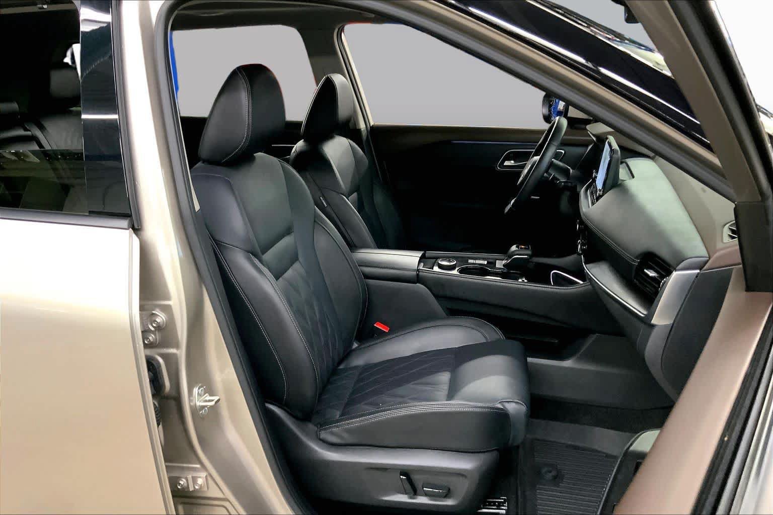 Used 2023 Nissan Rogue Platinum w/ Platinum Premium Package AWD/4WD image 8