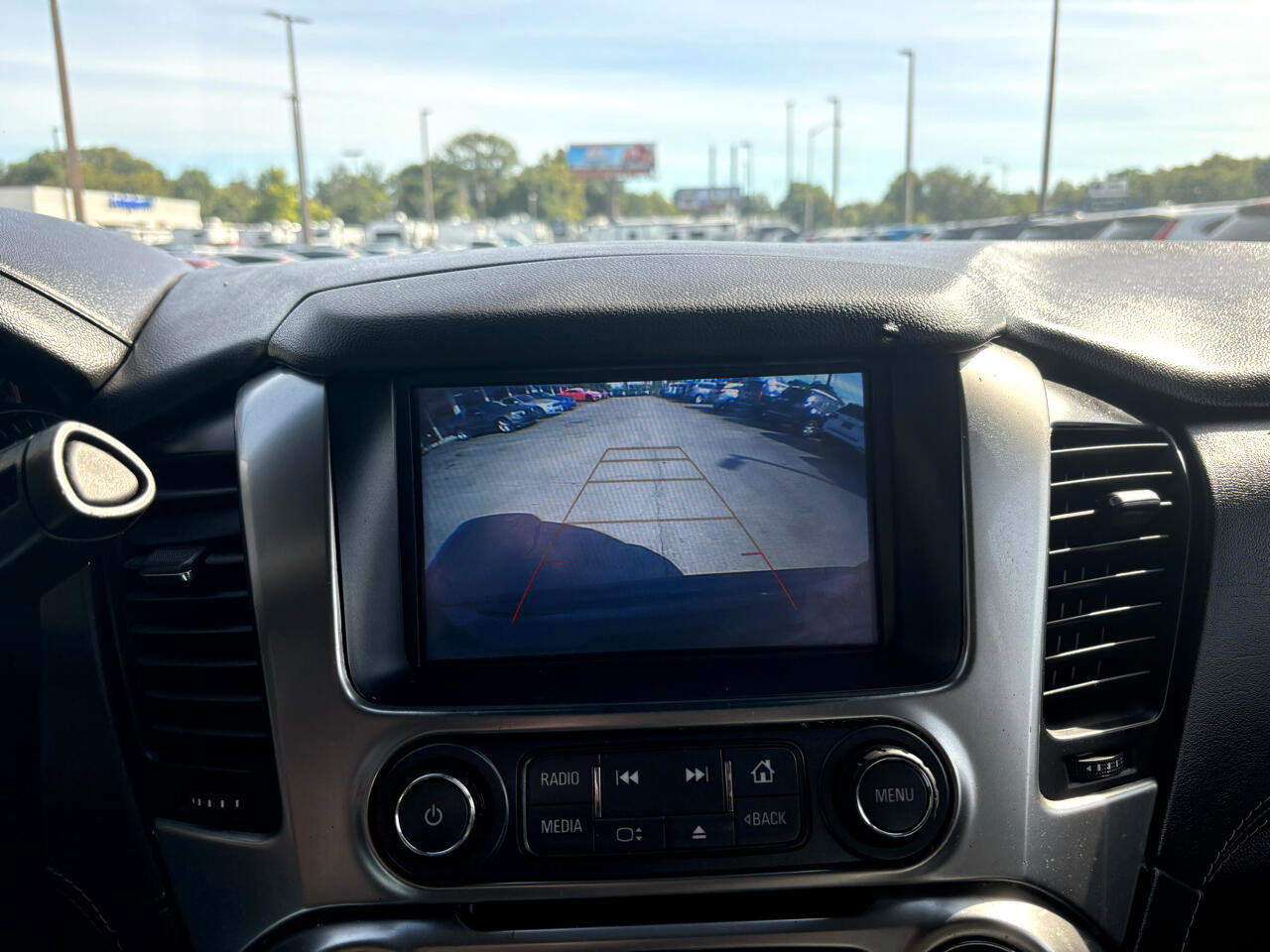 Used 2019 Chevrolet Suburban LT image 18