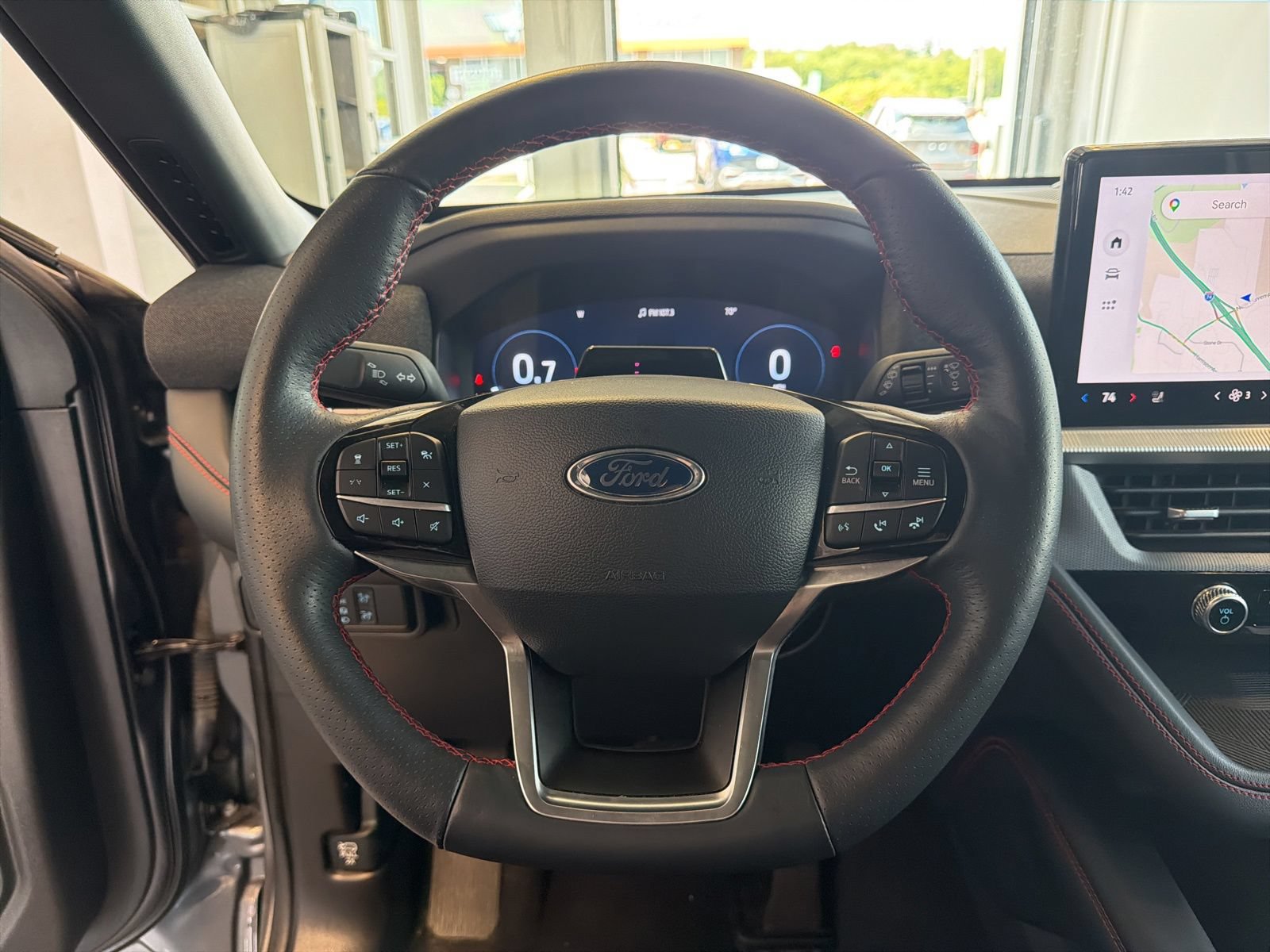 Used 2025 Ford Explorer ST-Line w/ ST-Line Street Pack AWD/4WD image 21