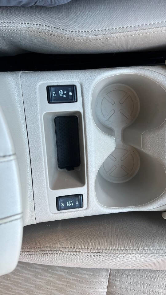 Used 2017 Nissan Rogue SV image 20