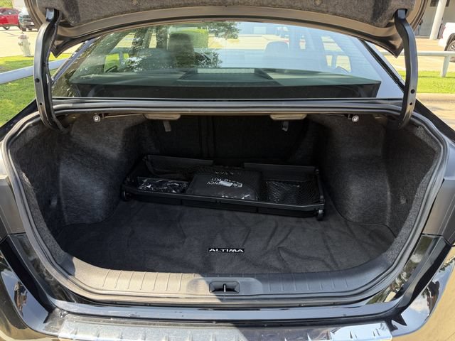 Used 2023 Nissan Altima 2.0 SR FWD image 32