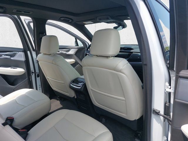 Used 2025 Cadillac XT6 Sport w/ LPO, Floor Liner Package image 11