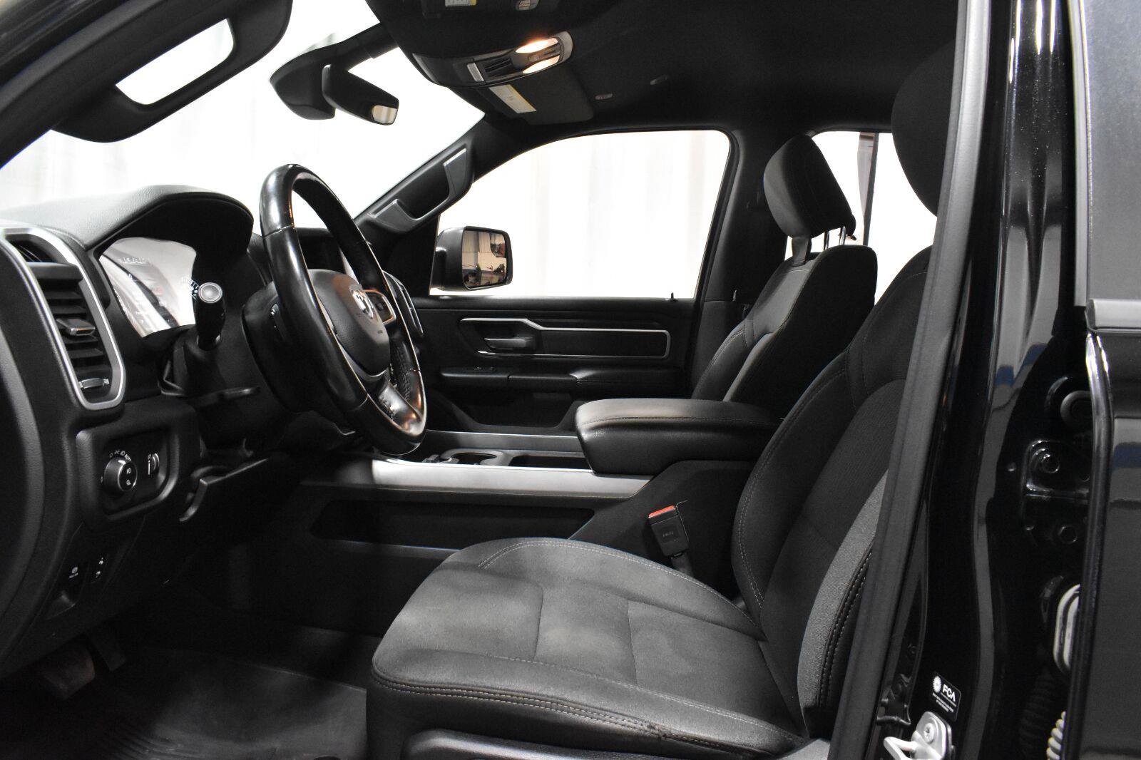 Used 2021 RAM 1500 Big Horn AWD/4WD image 3