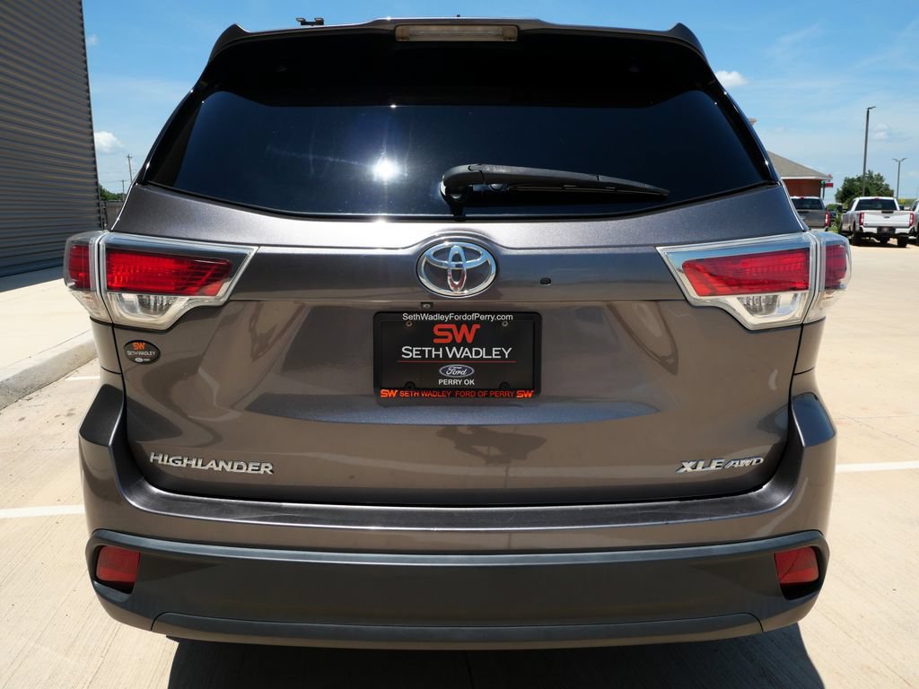 Used 2016 Toyota Highlander XLE AWD/4WD image 5