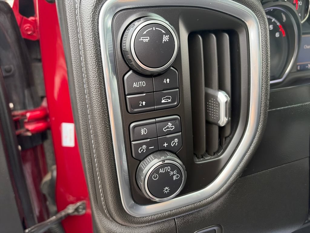 Used 2019 Chevrolet Silverado 1500 RST AWD/4WD image 18