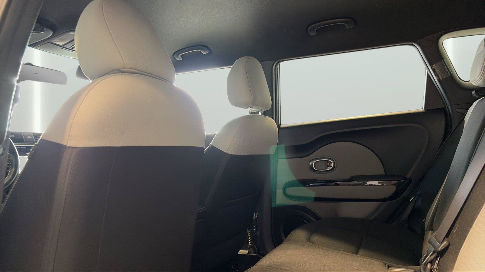 Used 2016 Kia Soul + w/ Audio Package FWD image 17