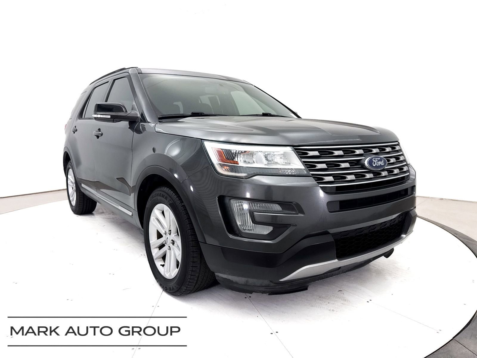 Used 2017 Ford Explorer XLT w/ Equipment Group 201A FWD image 1