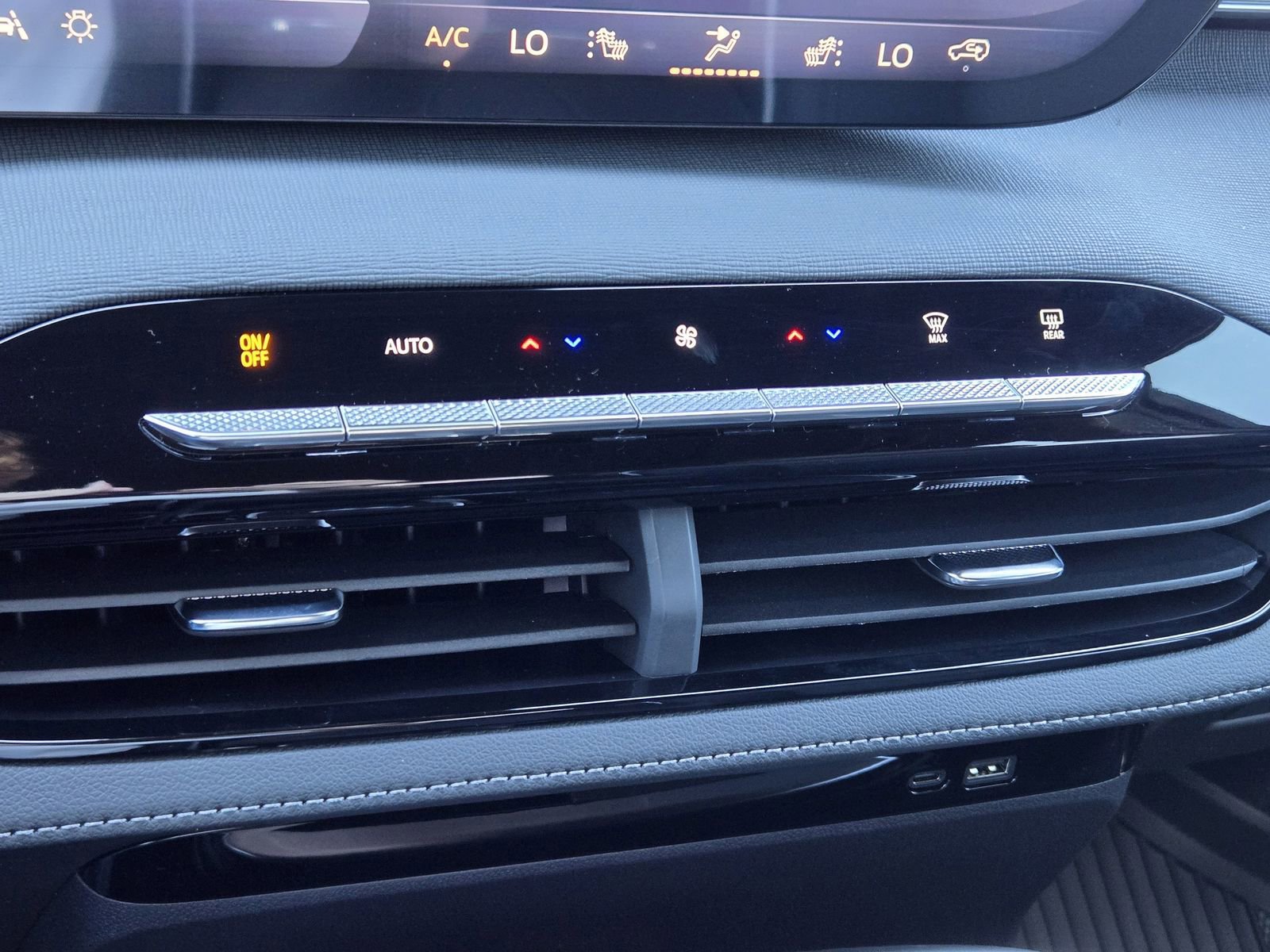 New 2026 Buick Enclave Sport Touring w/ Power Package image 22