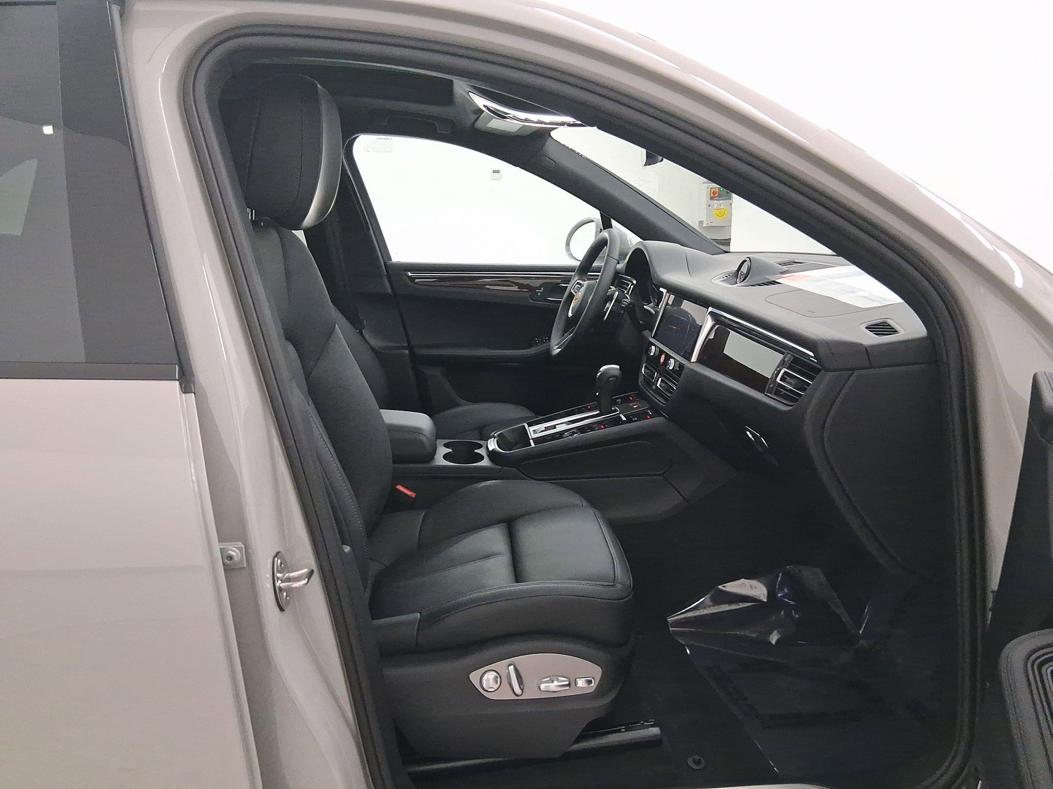 New 2026 Porsche Macan S image 36