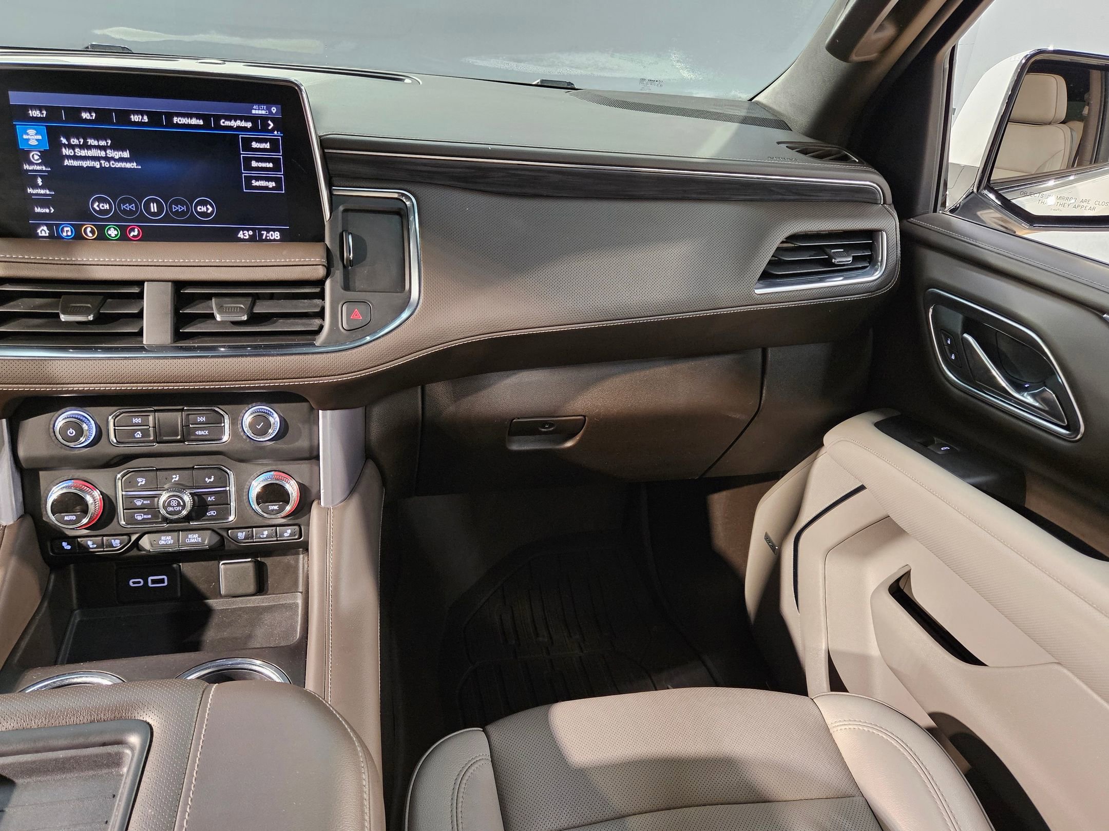 Used 2021 GMC Yukon SLT w/ SLT Luxury Package image 11