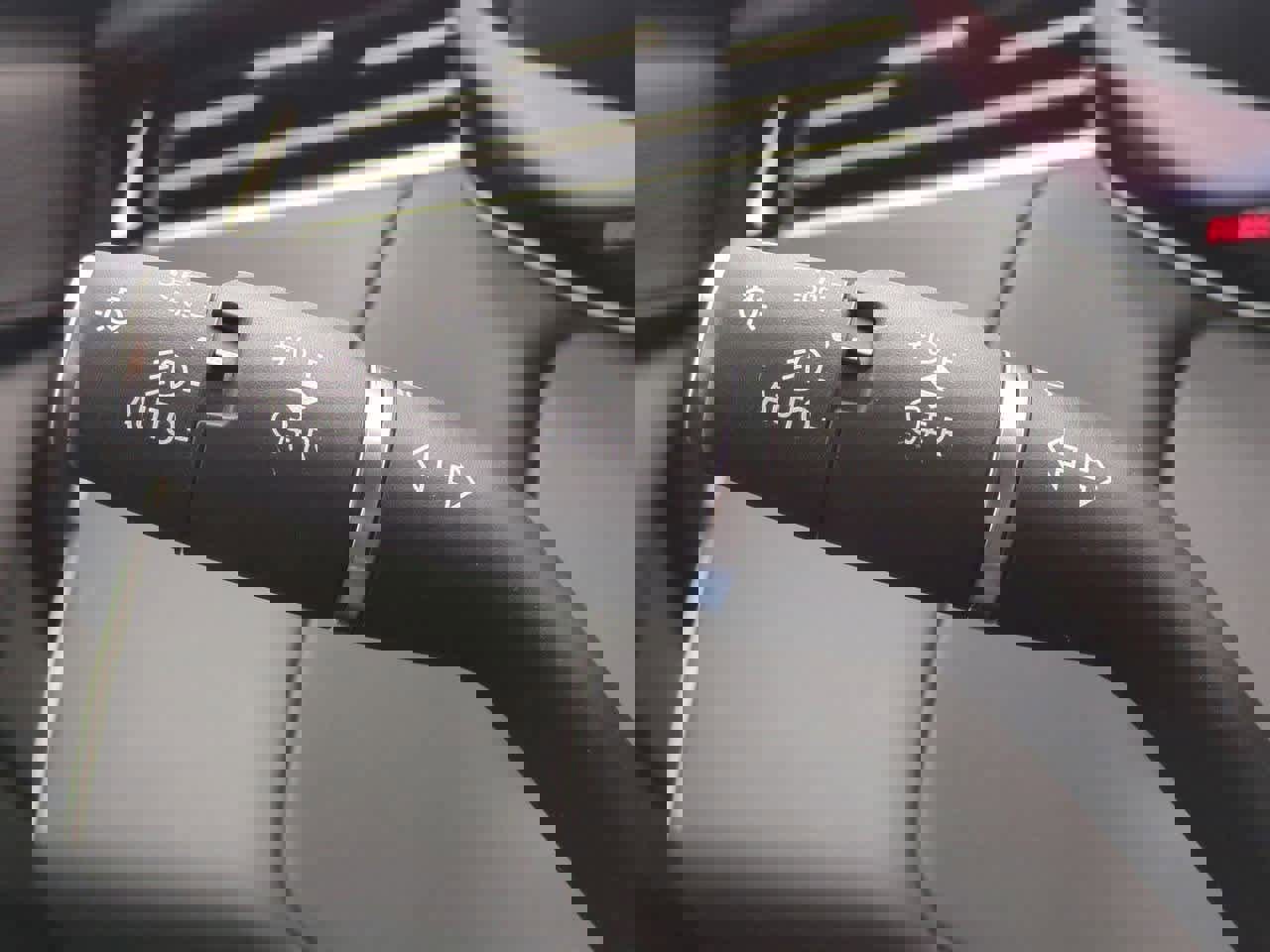 New 2025 Land Rover Range Rover Sport SE image 28